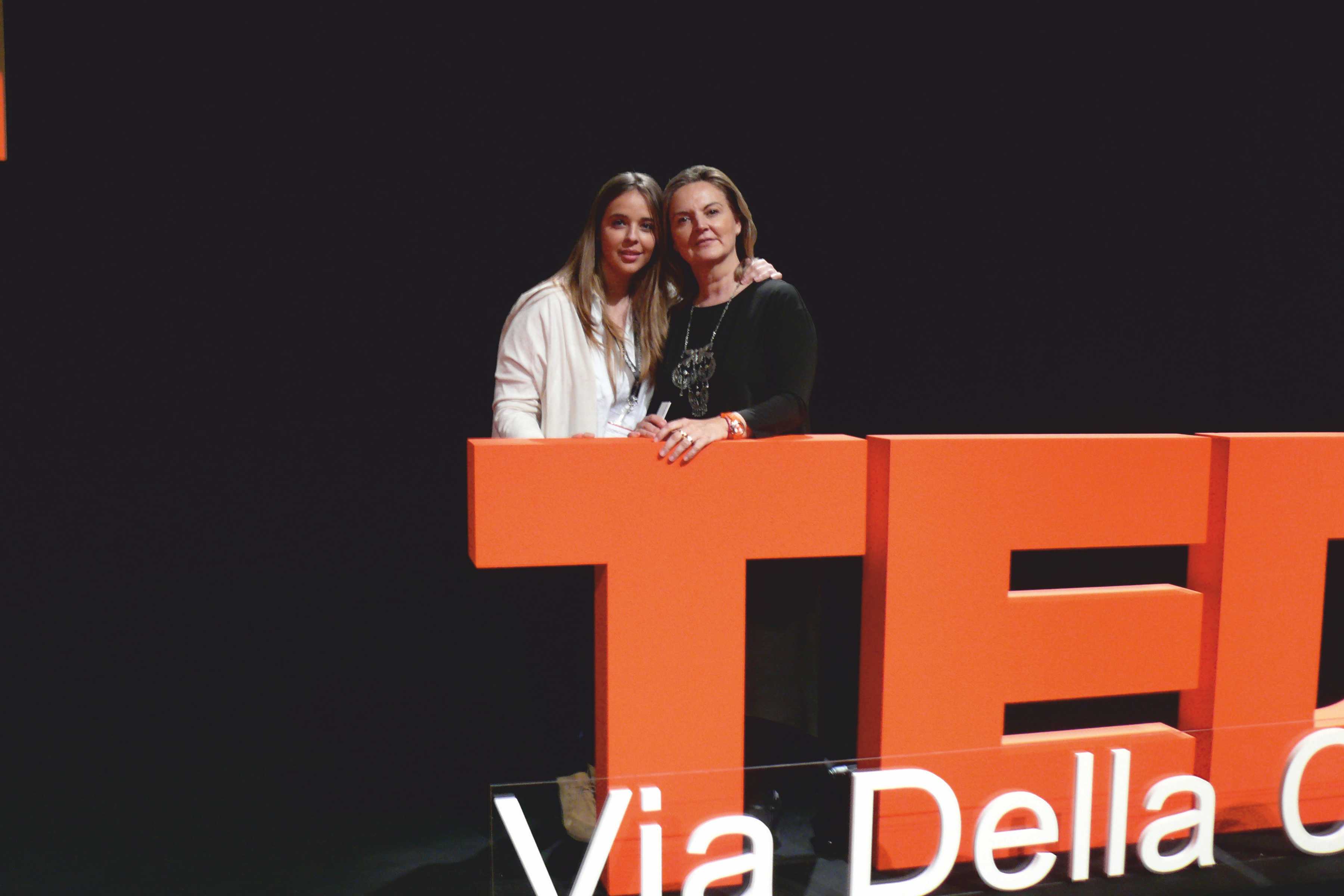 Pilar Mateo y su hija Jessica en el TDEx en el Vaticano